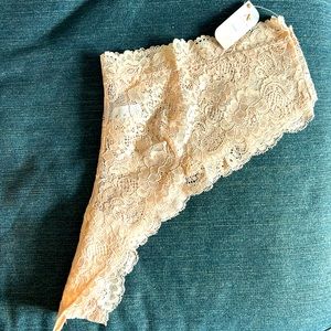 NWT Arula stretch lace cheeky panty, Arula size B